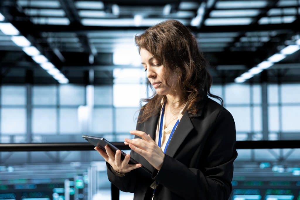 CRTC Mandates New Fee Structures for Telecoms by March 2026: Potential Savings for Consumers